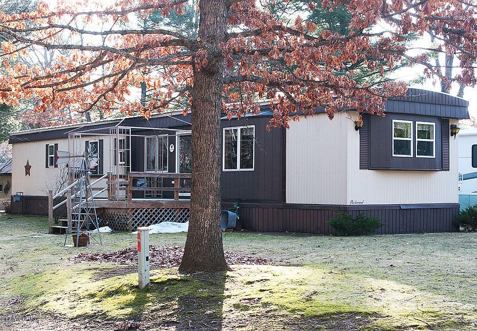 1st image of 7650 E Lake Dr