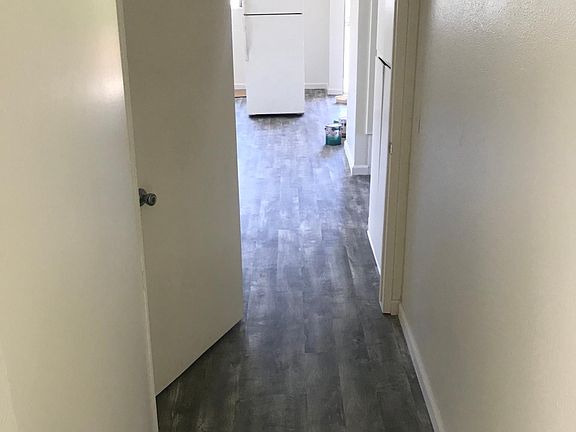 2nd image of 838 Eucalyptus Ave APT 4