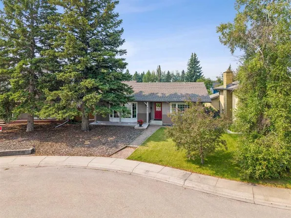 856 NE Lake Twintree Cres SE, Calgary, AB T2J 2W3