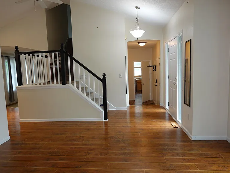 4602 Pierce St NE — Photo 5