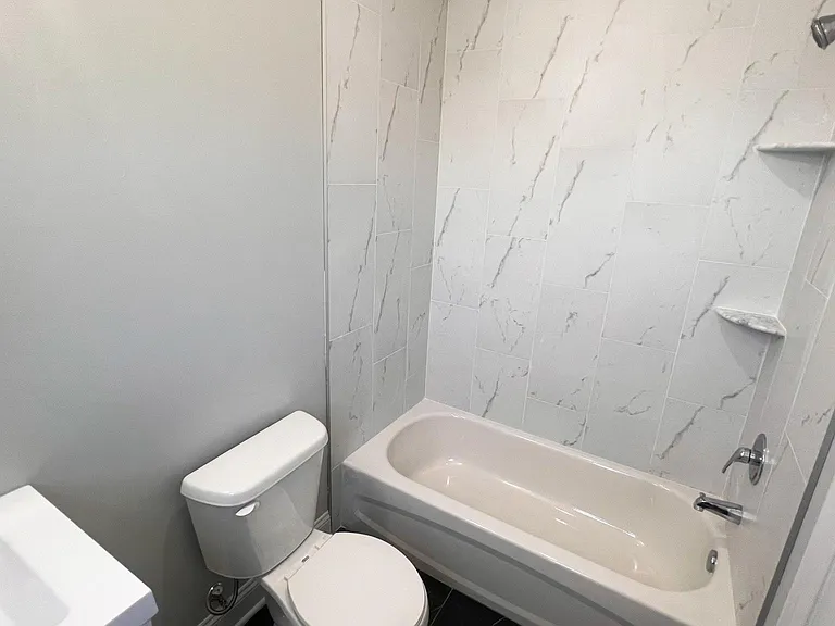 606 Roosevelt Ave #A — Photo 28