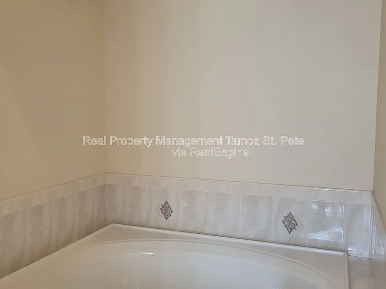 1314 Avonwood Ct — Photo 17
