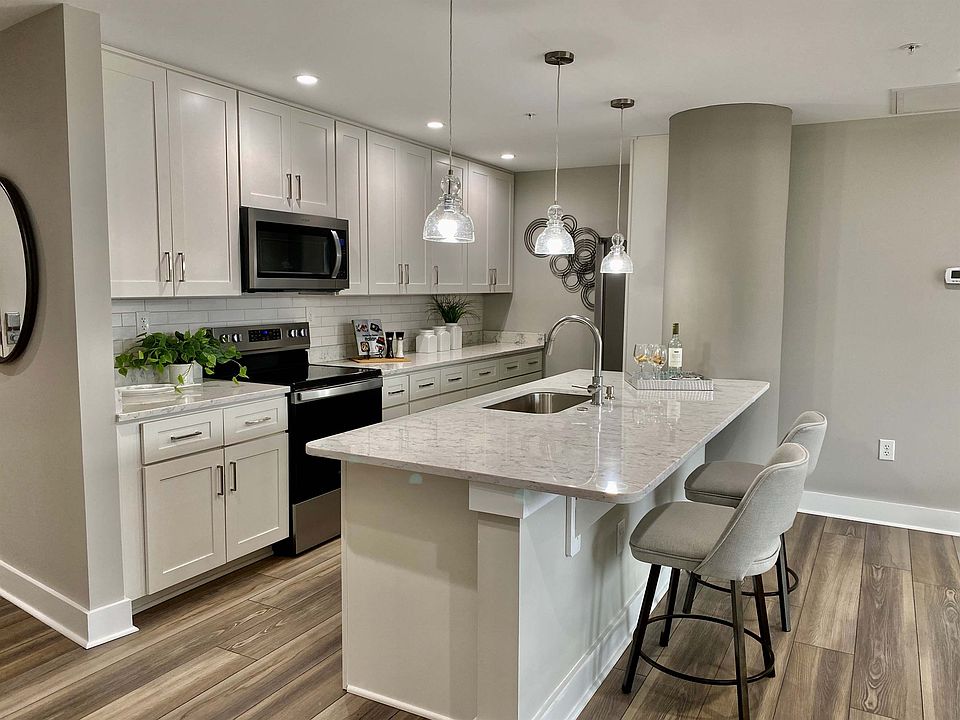 1st image of 215 Brooke Ave #106