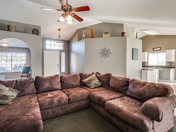 5th image of 6037 E Glencove St