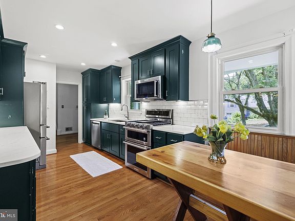 4th image of 10105 E Bexhill Dr