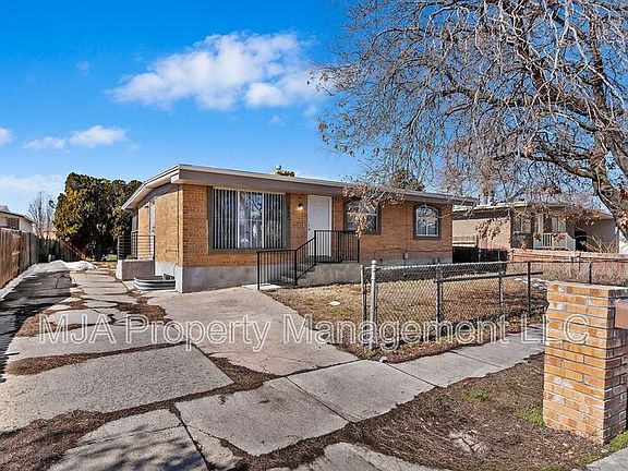 3rd image of 443 N Dorothea Way