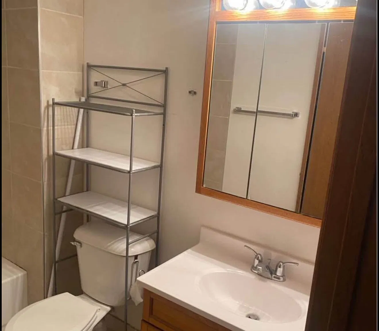 3 bed, 1100 sqft, $975 — Photo 3