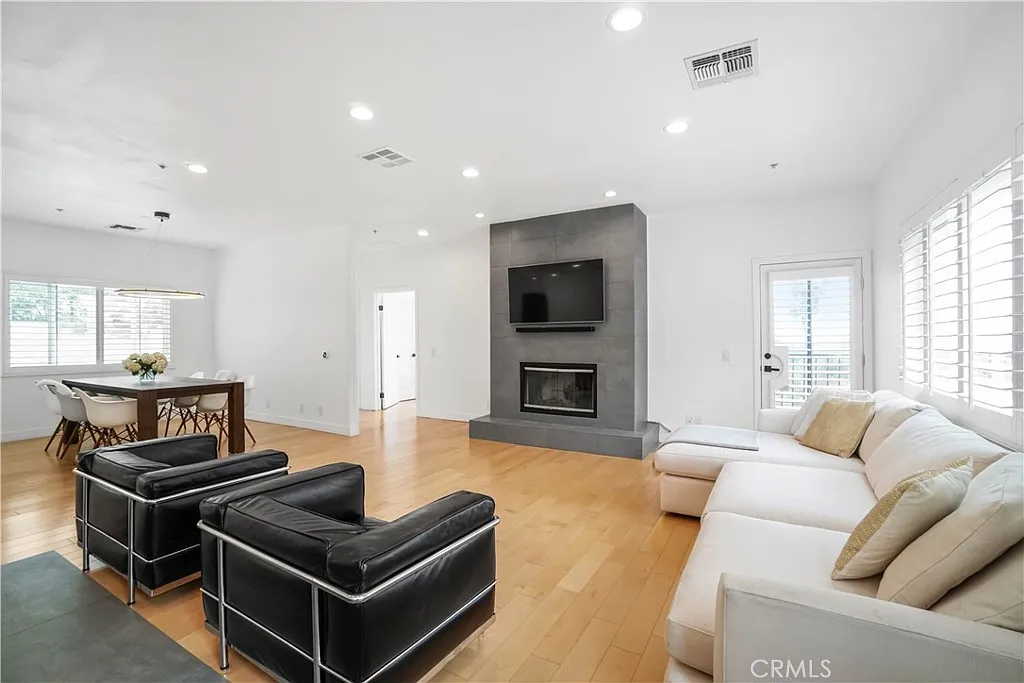 Building Photo - 21545 Arcos Dr