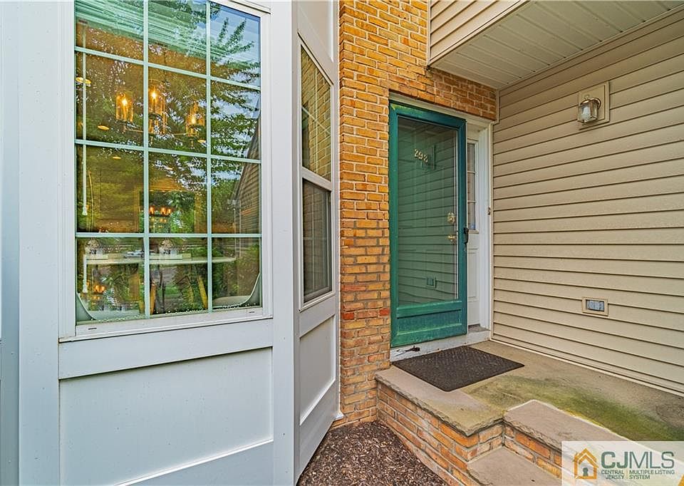 1st image of 298 Araneo Dr