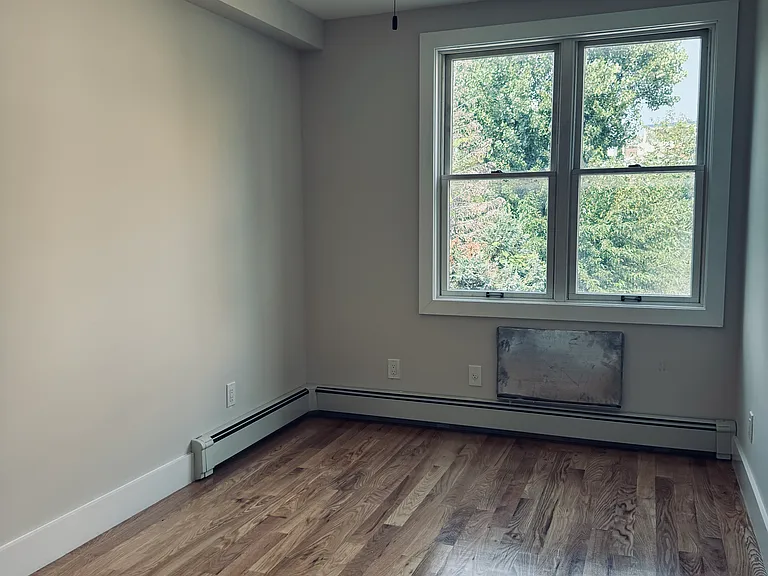492 Humboldt St #3 — Photo 9
