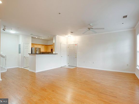 3rd image of 5121 Travis Edward Way APT B