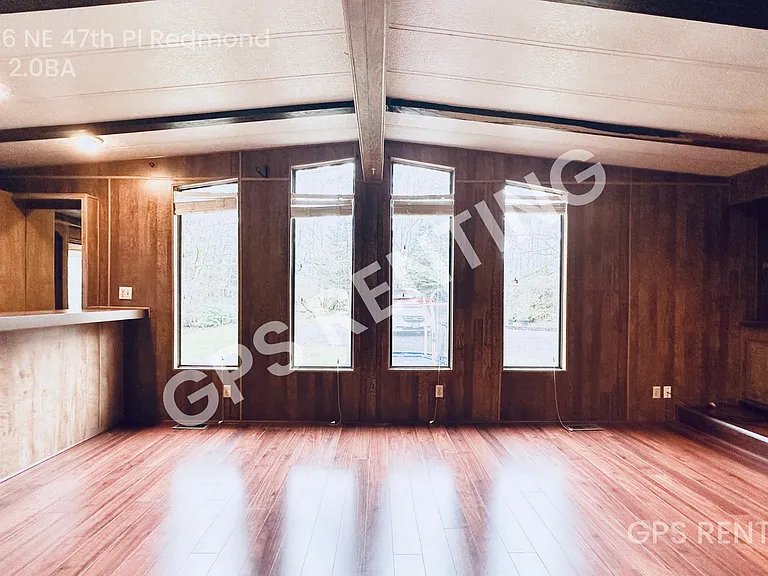25706 NE 47th Pl — Photo 2