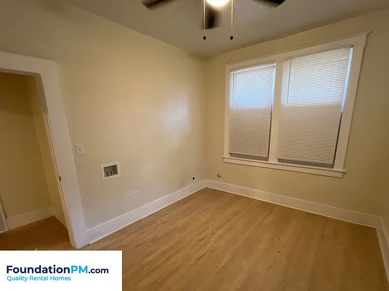 1683 Walker Ave — Photo 9