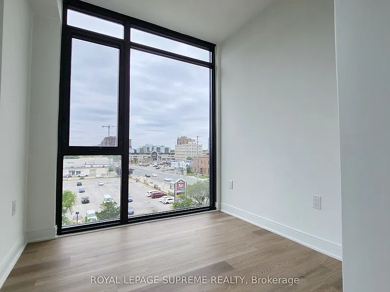 86 Dundas St E #402 — Photo 18