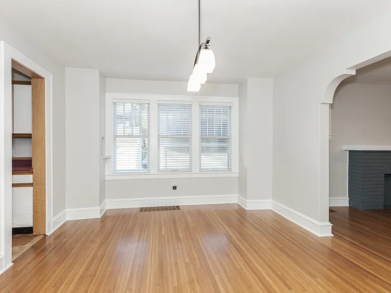 112 Warner St — Photo 8