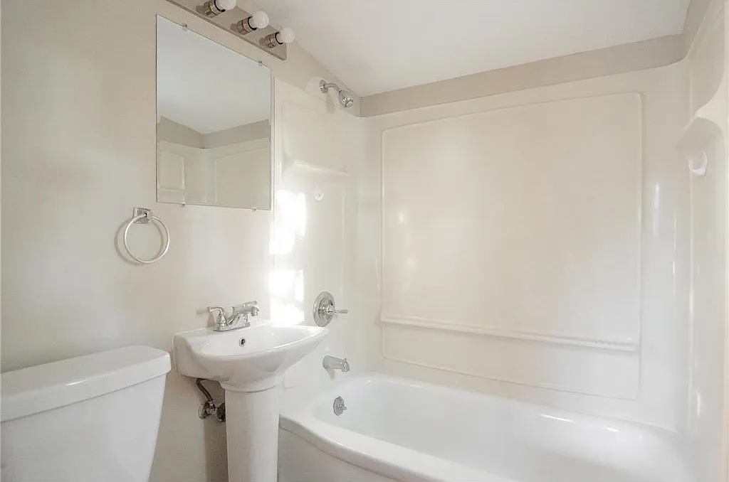 3 bed, 997 sqft, $1,850 — Photo 4