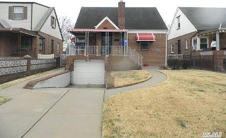 1st image of 22344 Murdock Ave
