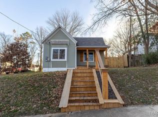 916 Nooney St, Poplar Bluff, MO 63901