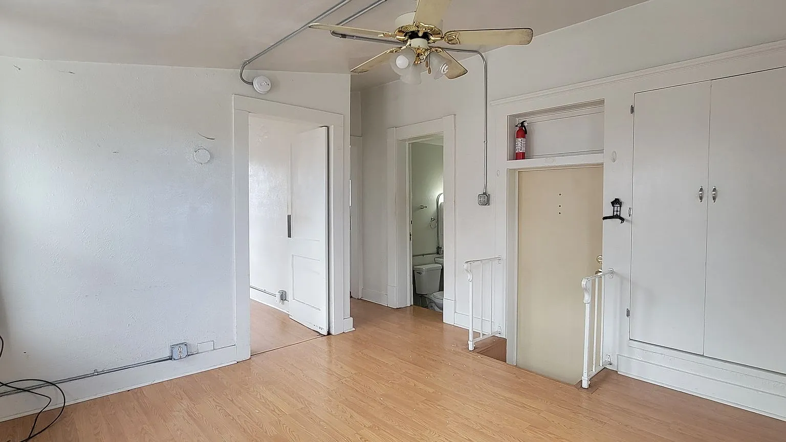 0428 Greenwood — Photo 4