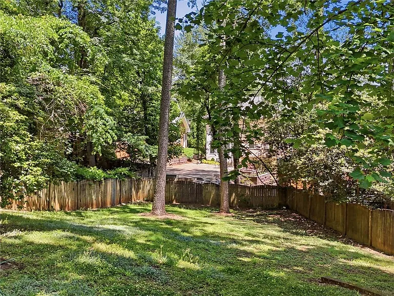 1111 N Valley Dr — Photo 9