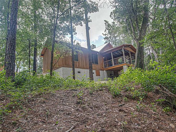 5th image of 751 Bluff Rd N