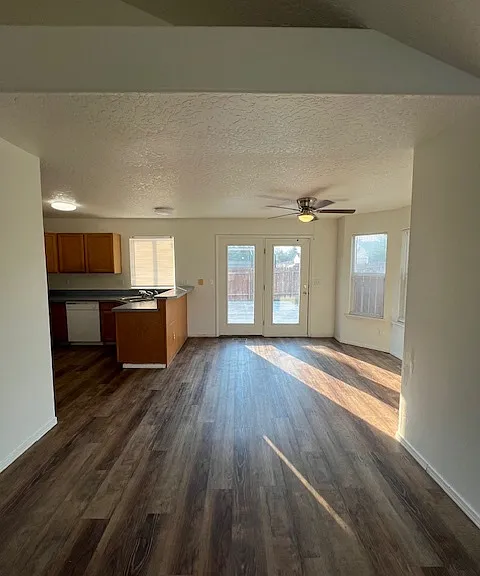 409 Meadowbrook Pl — Photo 6