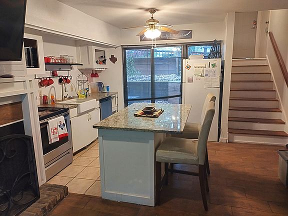 2nd image of 234 Holly Hill Cir Ste 105-B