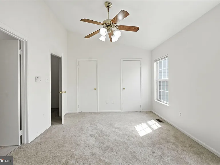 14247 Oxford Dr — Photo 20