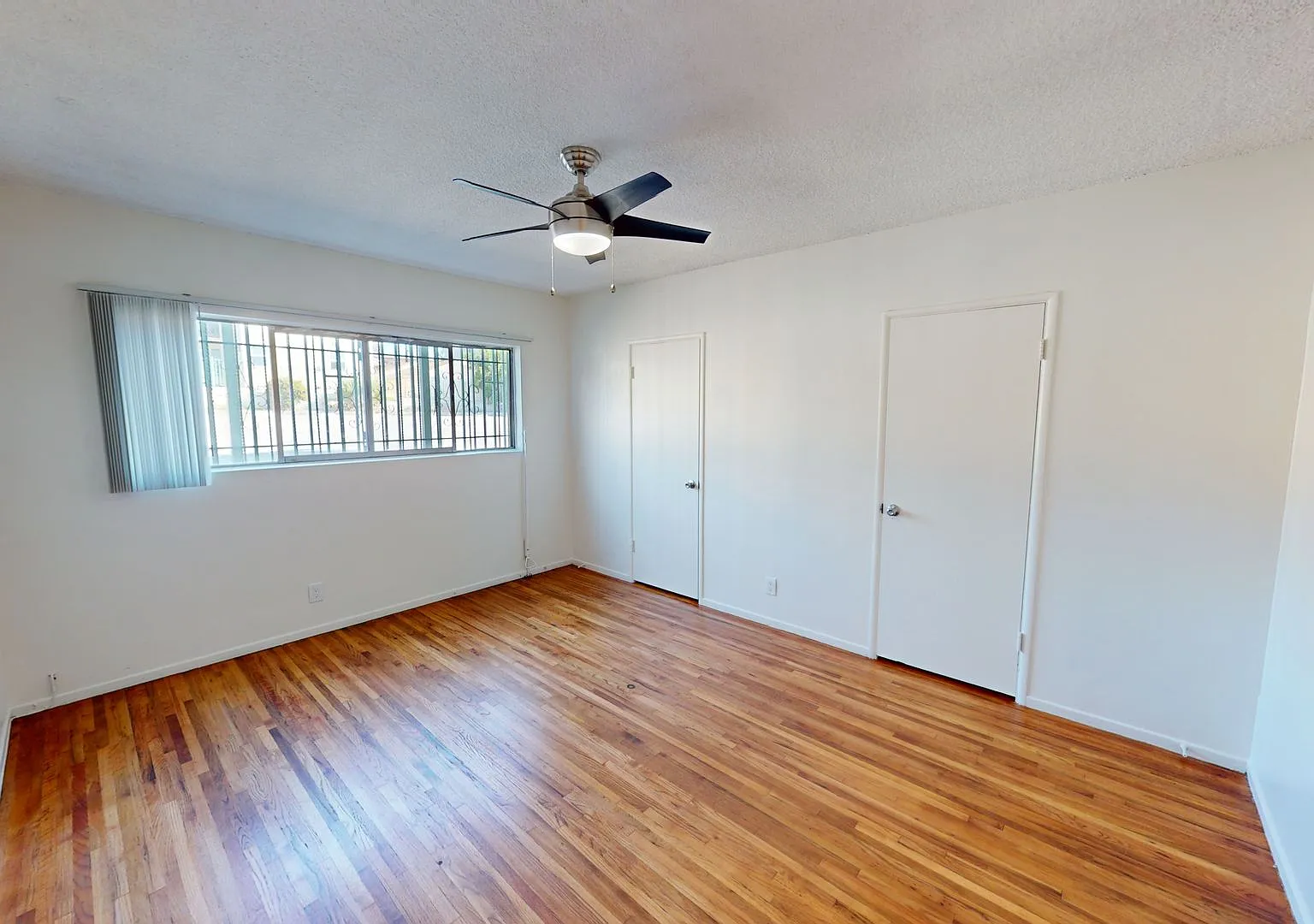 Amazing 2 bedroom & 1 bathroom unit - Los Angeles! — Photo 4
