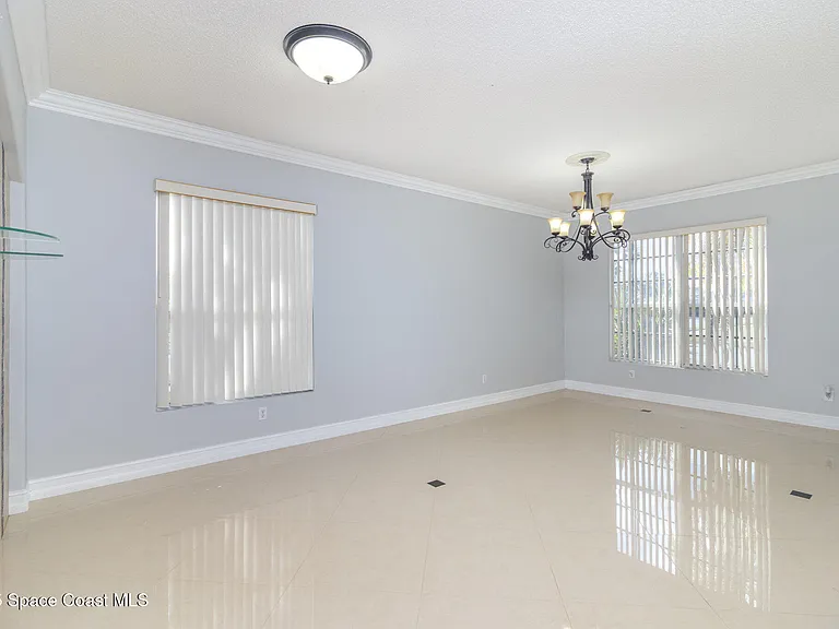 2893 Glasbern Cir — Photo 6