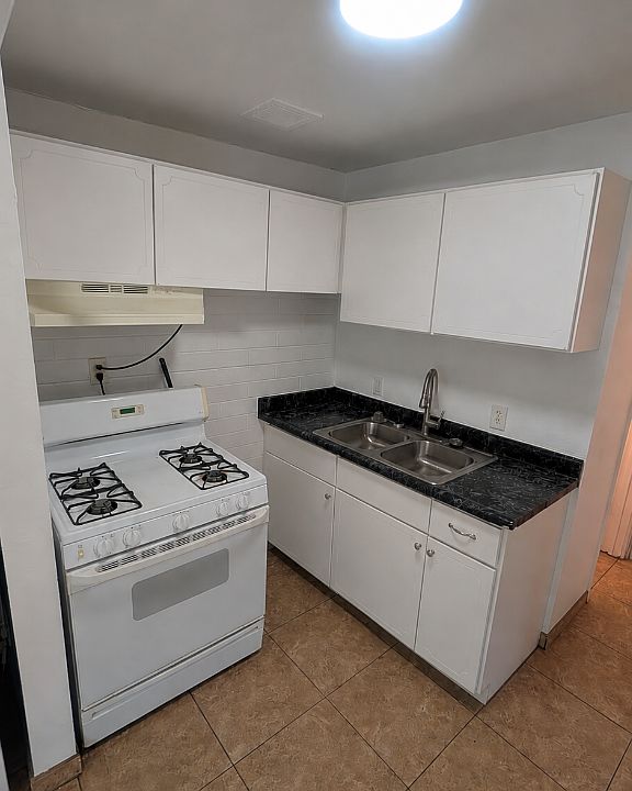 1st image of 2053 N Alvernon Way APT 8