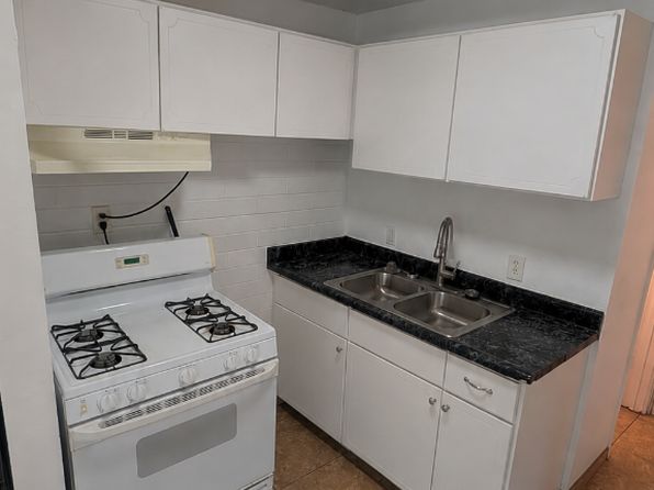 2053 N Alvernon Way APT 8