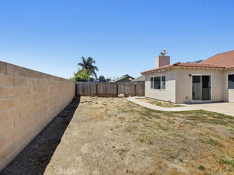 243 N Pageant St — Photo 50