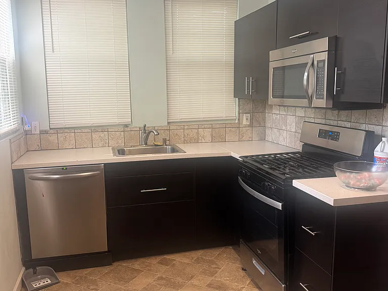 5120 Newark Ave SW — Photo 2