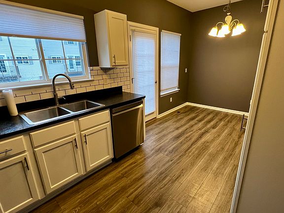 Kitchen / Dining