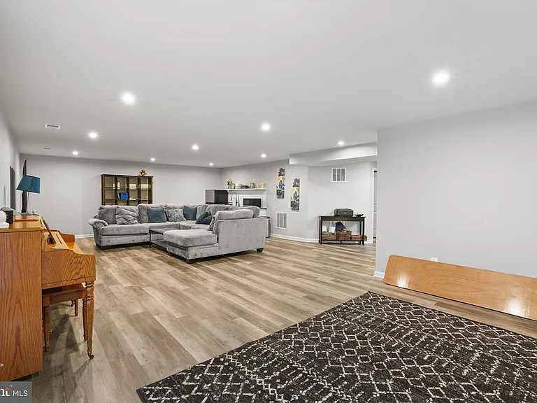 12405 Southington Dr — Photo 50
