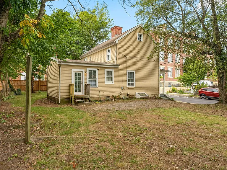102 Lewis St — Photo 24