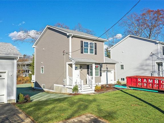 3rd image of 99 Woodlawn Ave Unit 2