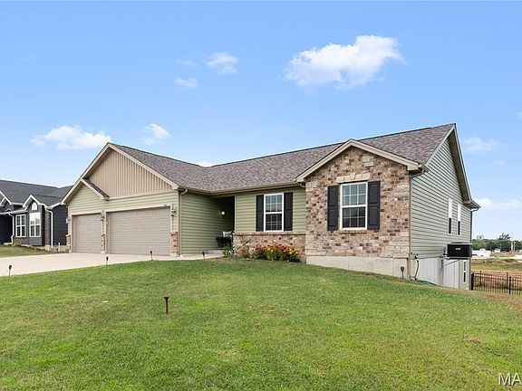 2nd image of 531 Austin Dr