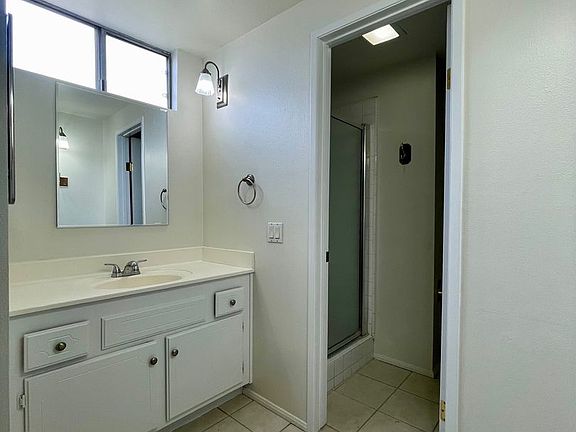 3rd image of 1538 Kingston Dr