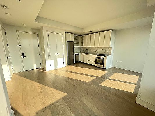 4th image of 635 4th Ave #1108