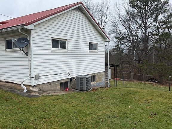 2nd image of 1084 Cottageville Rd