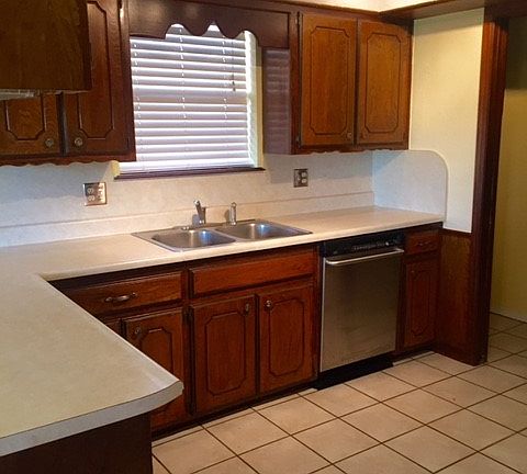 4th image of 5000 SE 58th Pl
