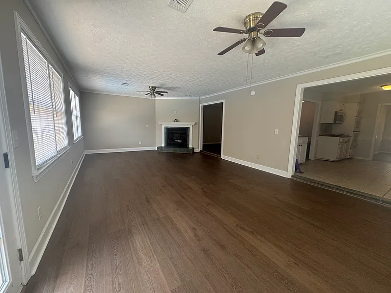 7601 Edgewater Dr — Photo 9