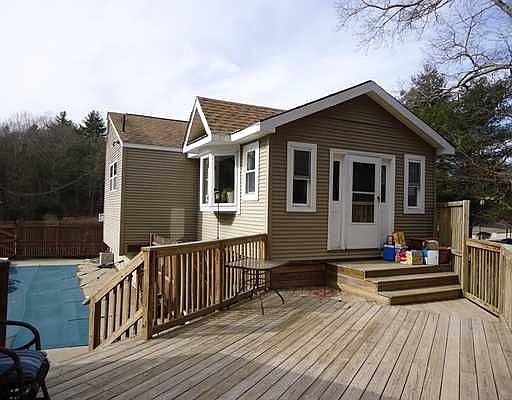 3rd image of 6 Birchwood Ln