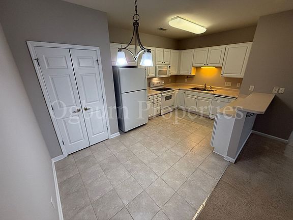 5th image of 6981 Hanesbrook Cir APT 204