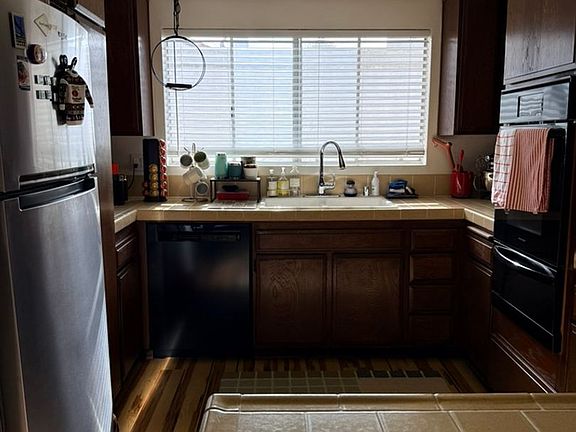 2nd image of 1907 Morgan Ln APT C