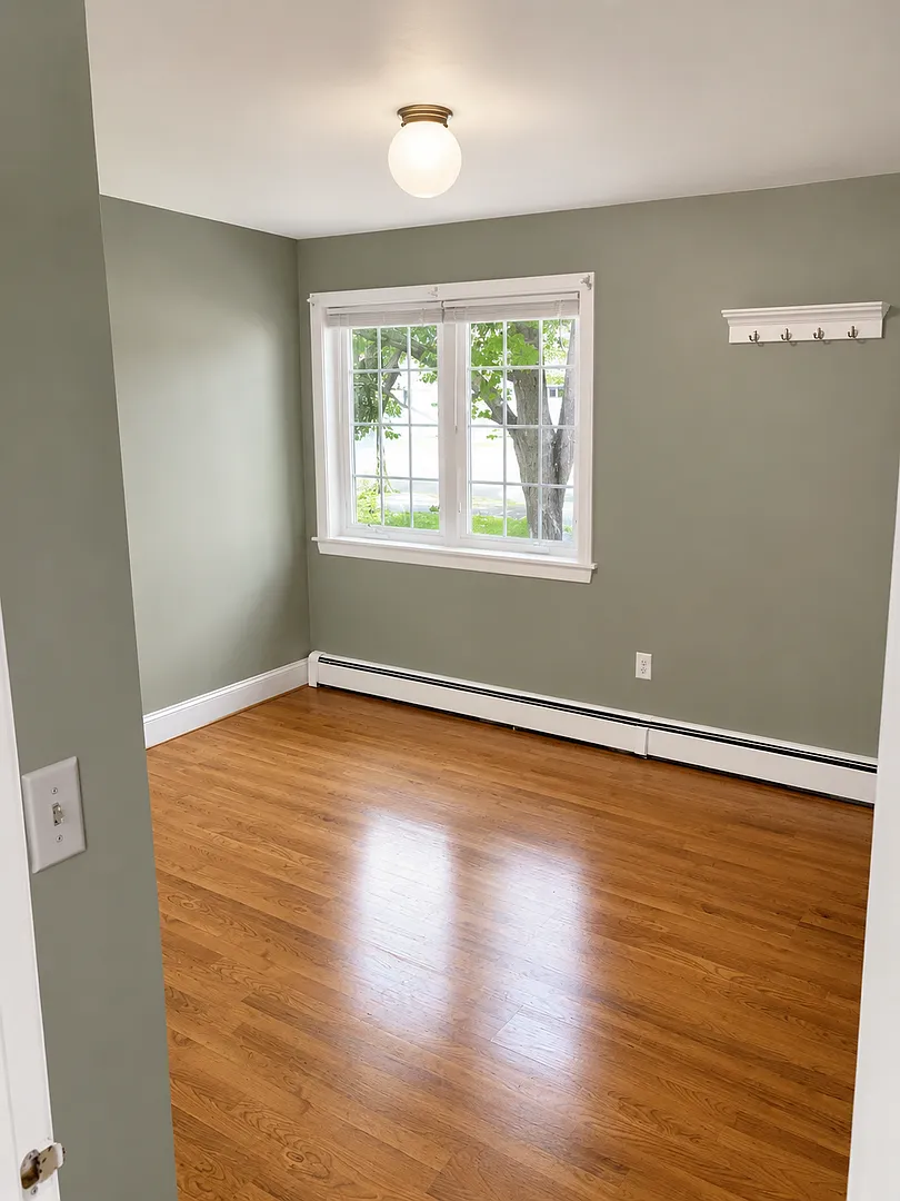 246 Howard st 3 bed 1 bath — Photo 3