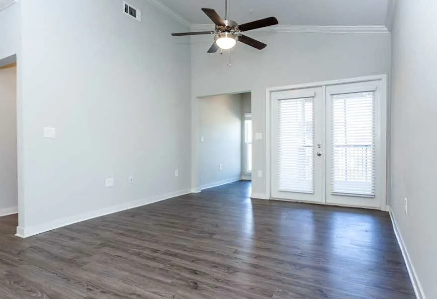North Village Apartments — Photo 3