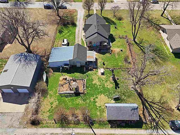 5th image of 809 Locust St